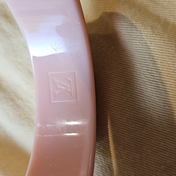 Louis Vuitton Pink Sparkly Resin Bangle Bracelet Silver Logo Studs w/Dustbag - Picture 4 of 6